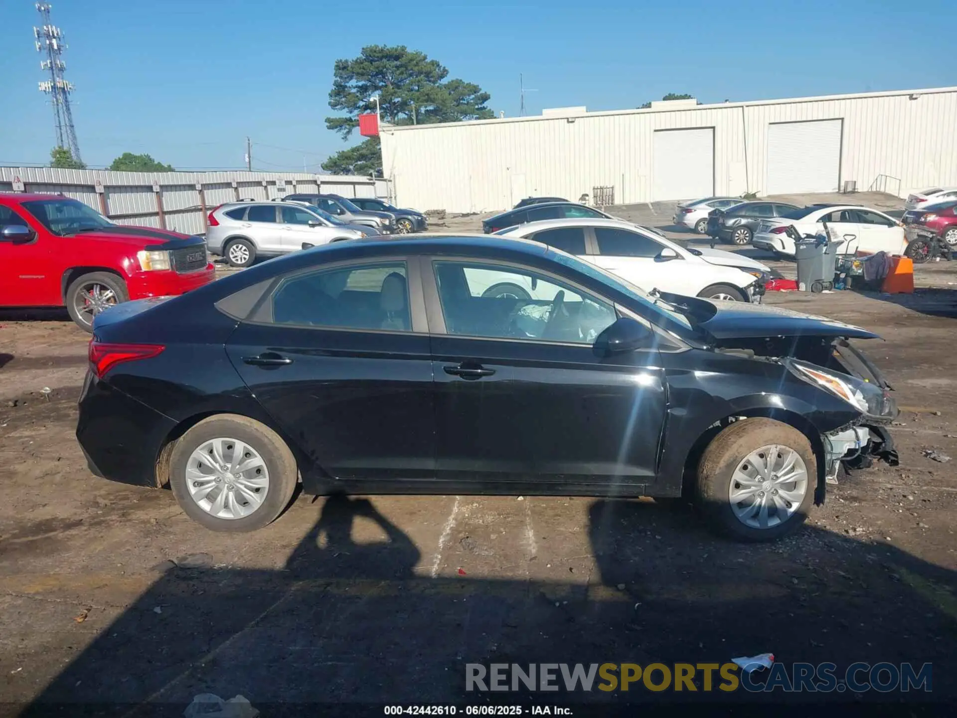 13 Photograph of a damaged car 3KPC24A60NE160976 HYUNDAI ACCENT 2022