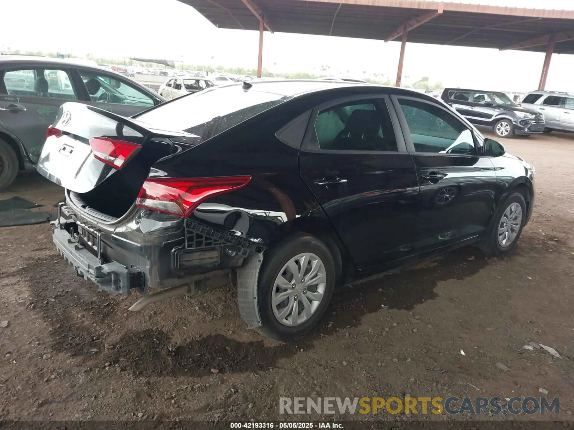 4 Photograph of a damaged car 3KPC24A60NE172870 HYUNDAI ACCENT 2022