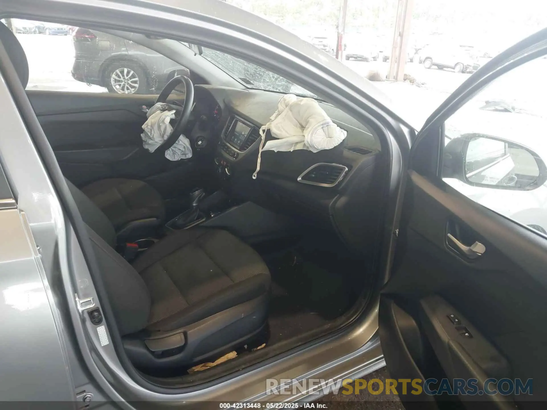 5 Photograph of a damaged car 3KPC24A60NE179043 HYUNDAI ACCENT 2022