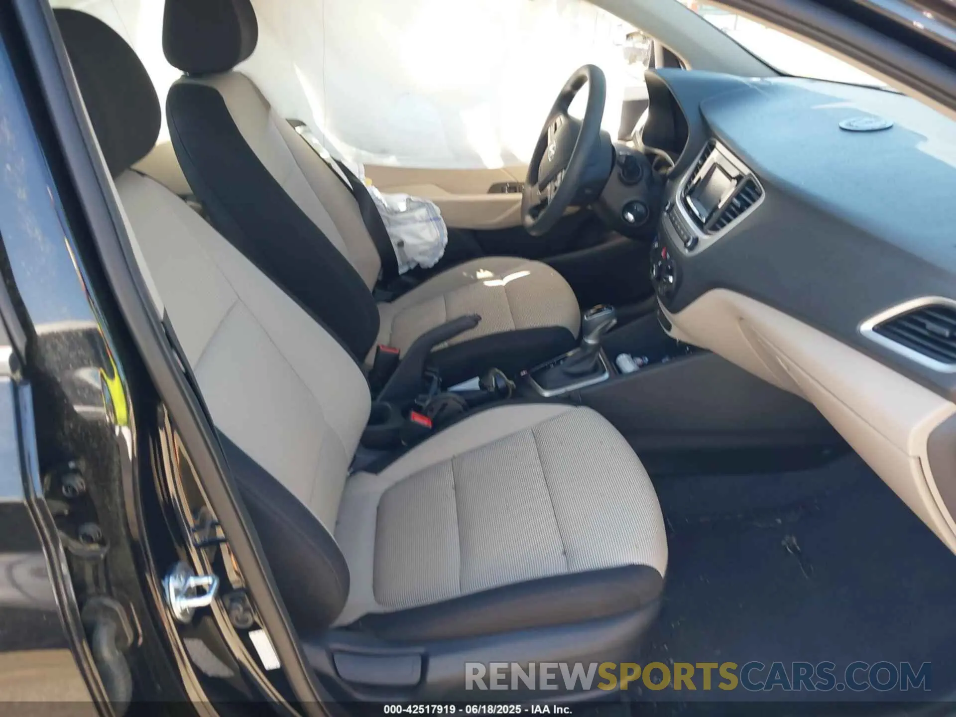 5 Photograph of a damaged car 3KPC24A60NE181293 HYUNDAI ACCENT 2022