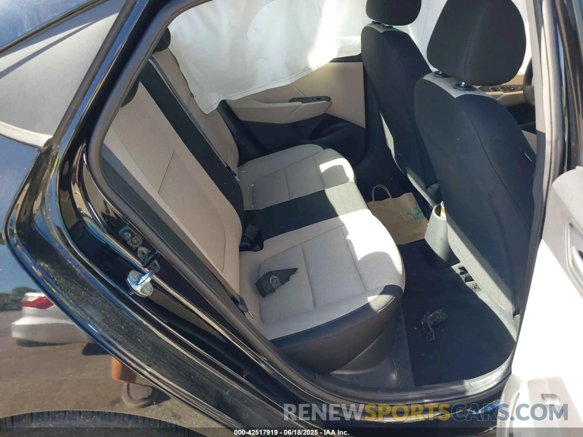 8 Photograph of a damaged car 3KPC24A60NE181293 HYUNDAI ACCENT 2022