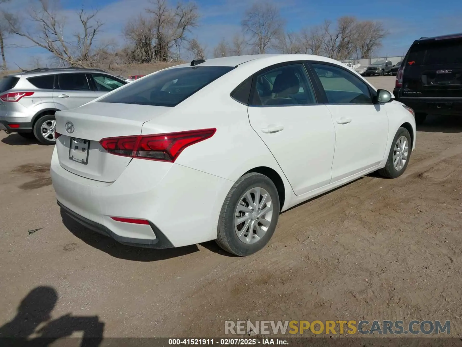 4 Photograph of a damaged car 3KPC24A60NE190169 HYUNDAI ACCENT 2022