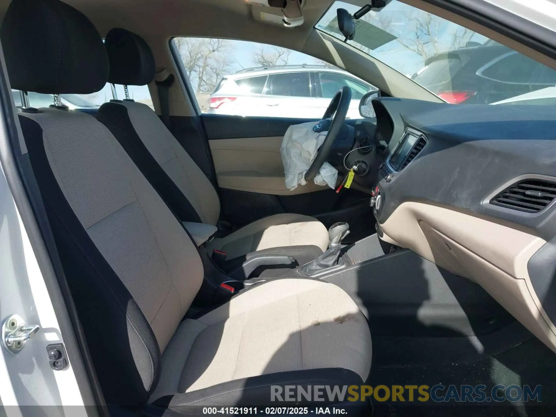 5 Photograph of a damaged car 3KPC24A60NE190169 HYUNDAI ACCENT 2022