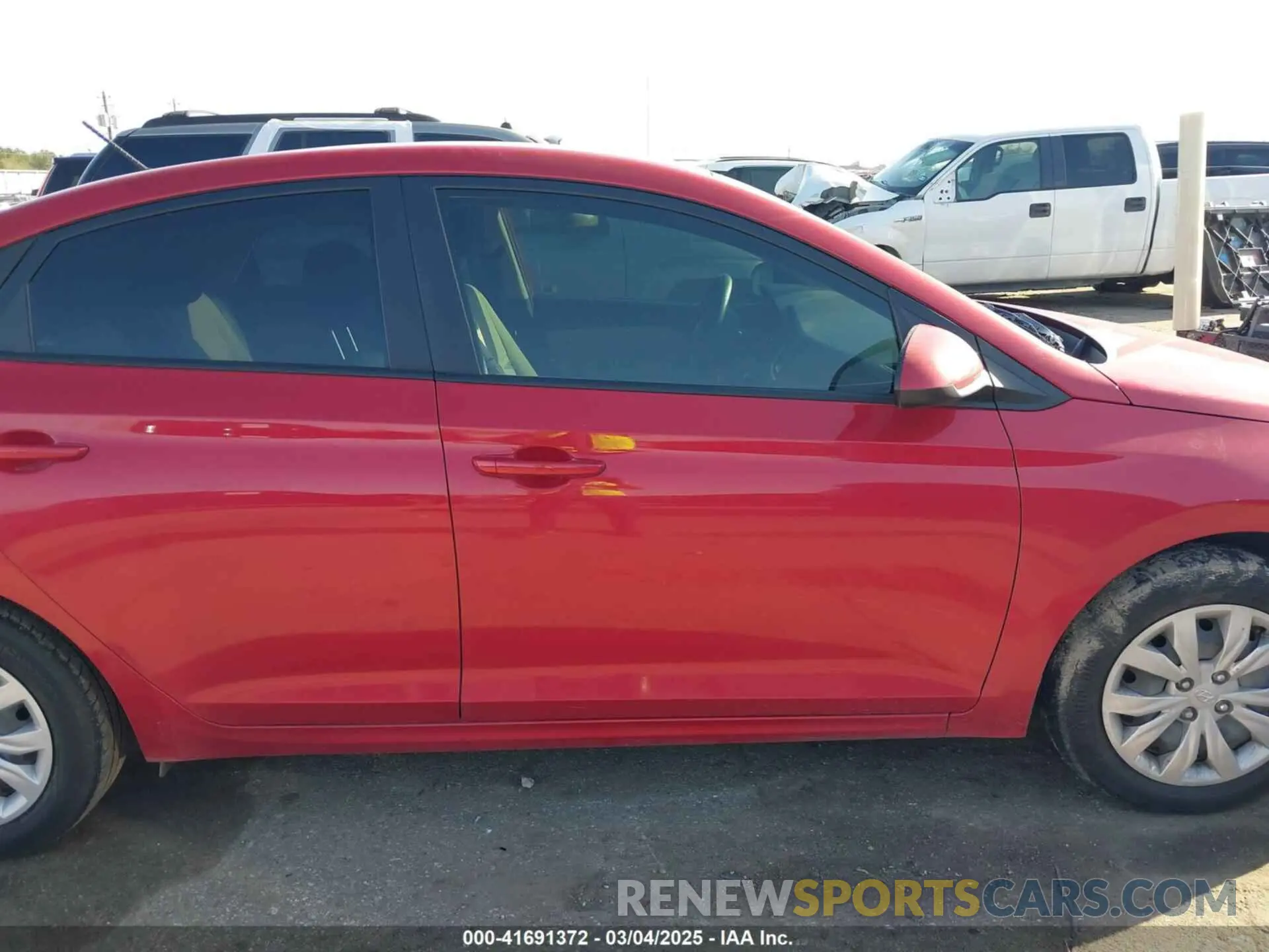 13 Photograph of a damaged car 3KPC24A61NE171677 HYUNDAI ACCENT 2022