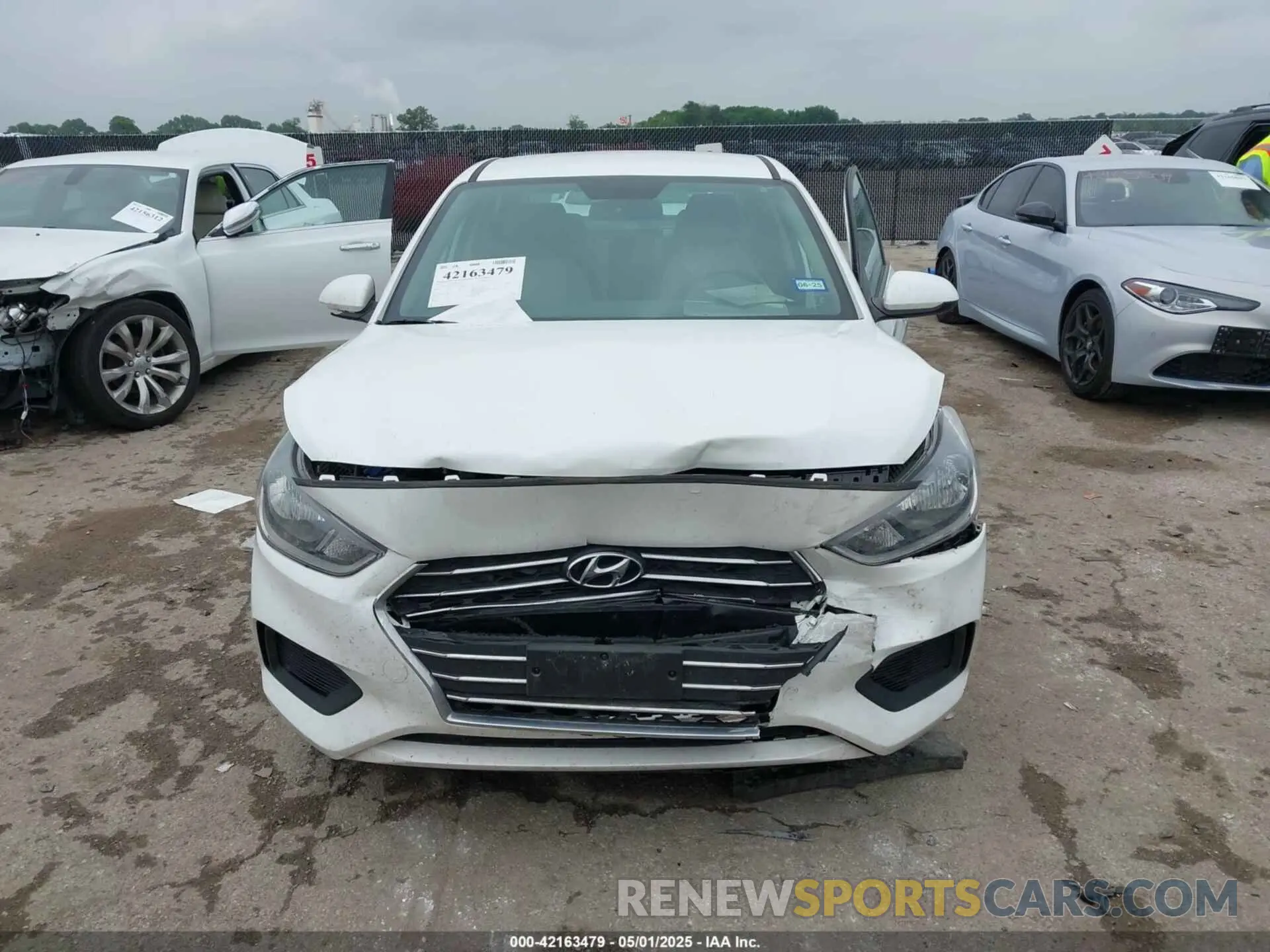 12 Photograph of a damaged car 3KPC24A61NE171775 HYUNDAI ACCENT 2022