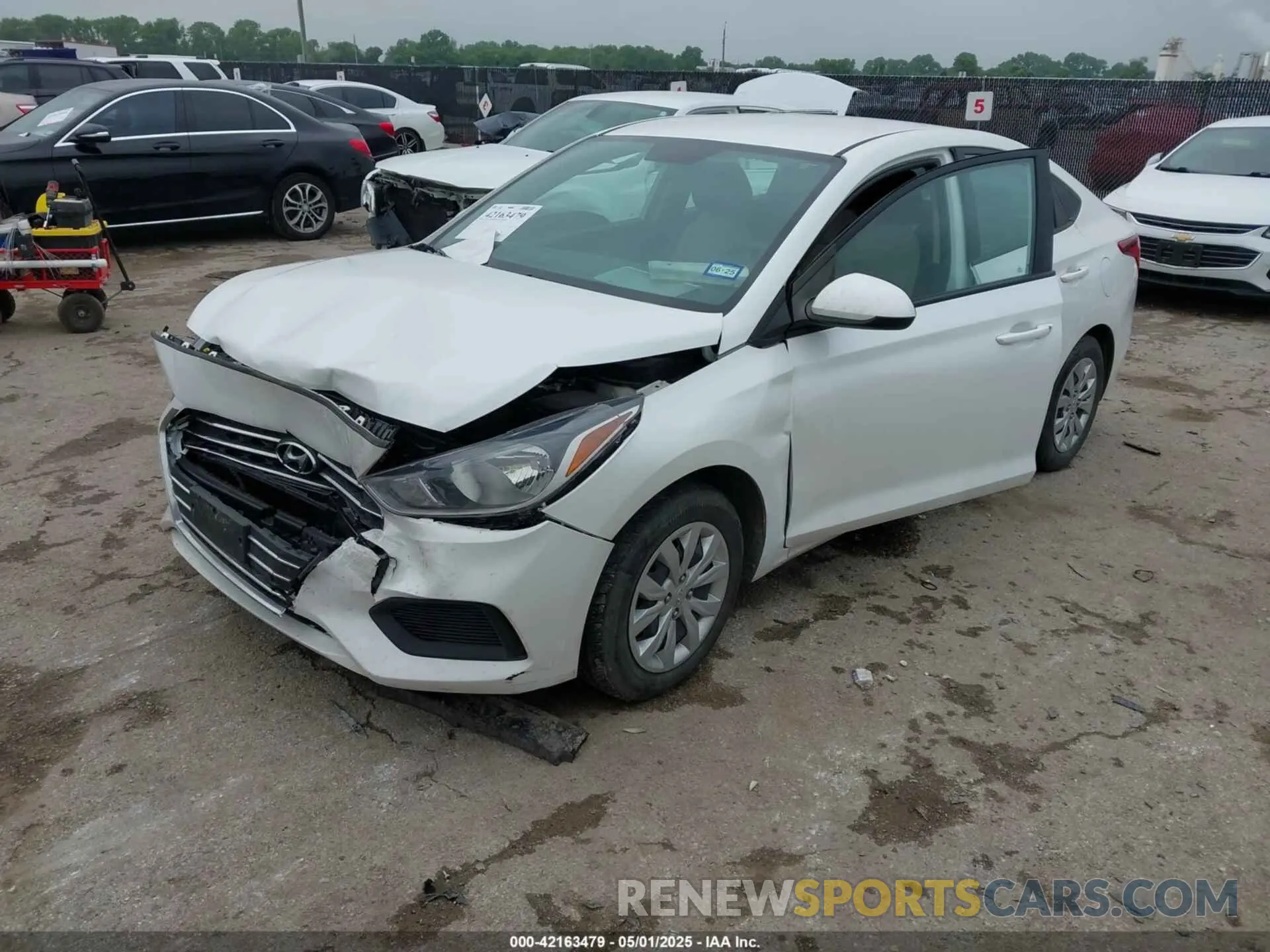 2 Photograph of a damaged car 3KPC24A61NE171775 HYUNDAI ACCENT 2022