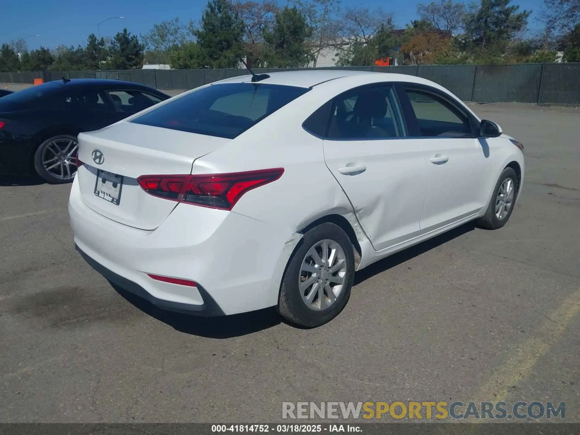 4 Photograph of a damaged car 3KPC24A61NE178497 HYUNDAI ACCENT 2022