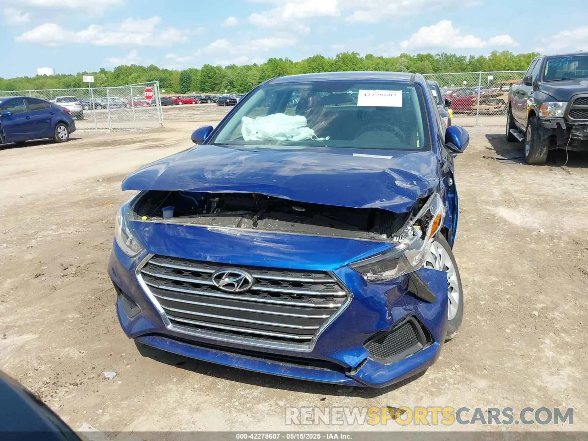 12 Photograph of a damaged car 3KPC24A61NE185658 HYUNDAI ACCENT 2022