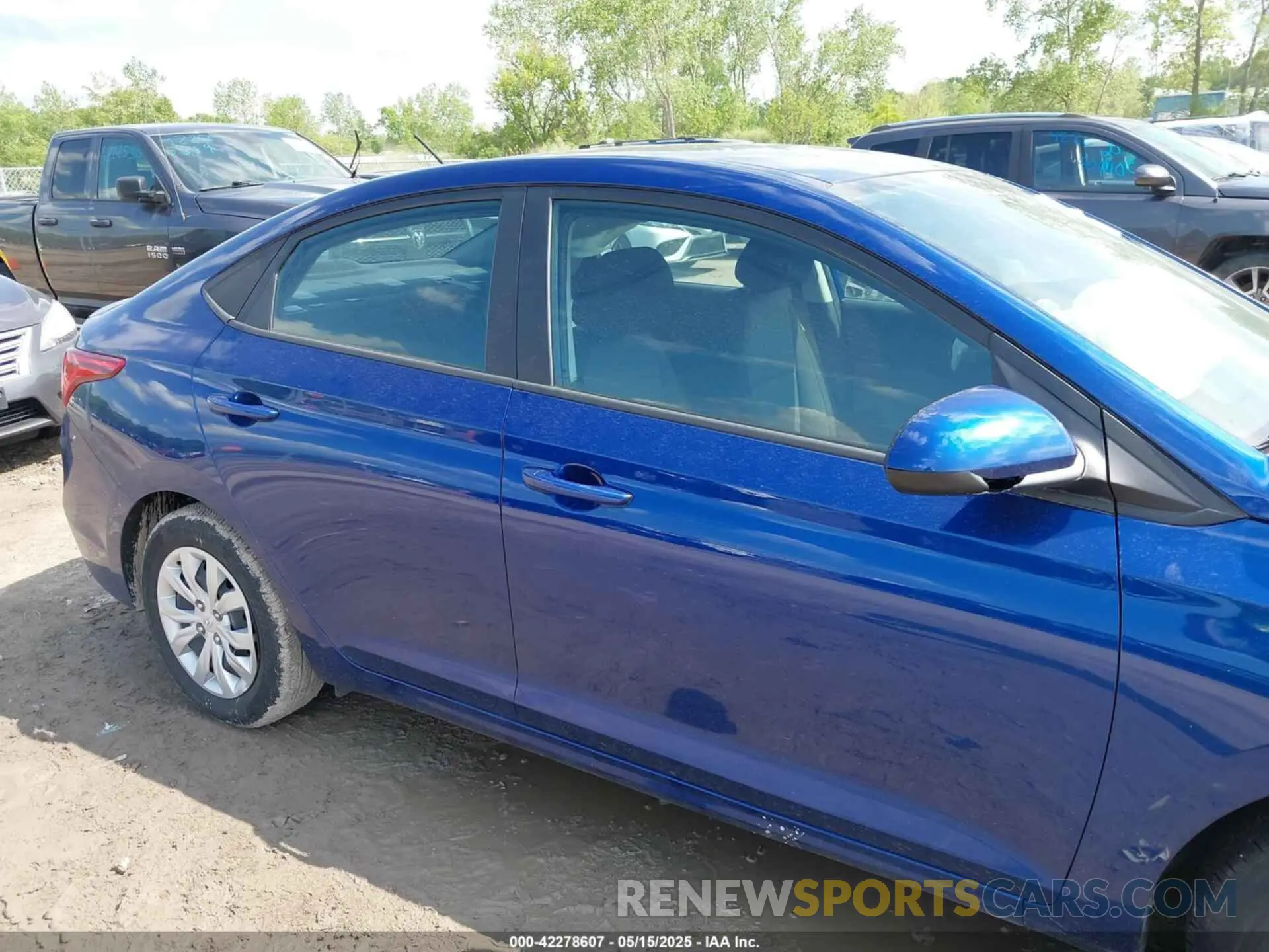 13 Photograph of a damaged car 3KPC24A61NE185658 HYUNDAI ACCENT 2022