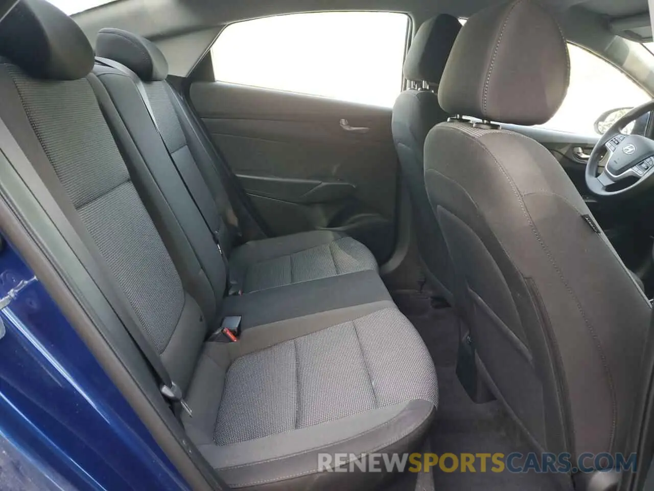 10 Photograph of a damaged car 3KPC24A62NE156654 HYUNDAI ACCENT 2022