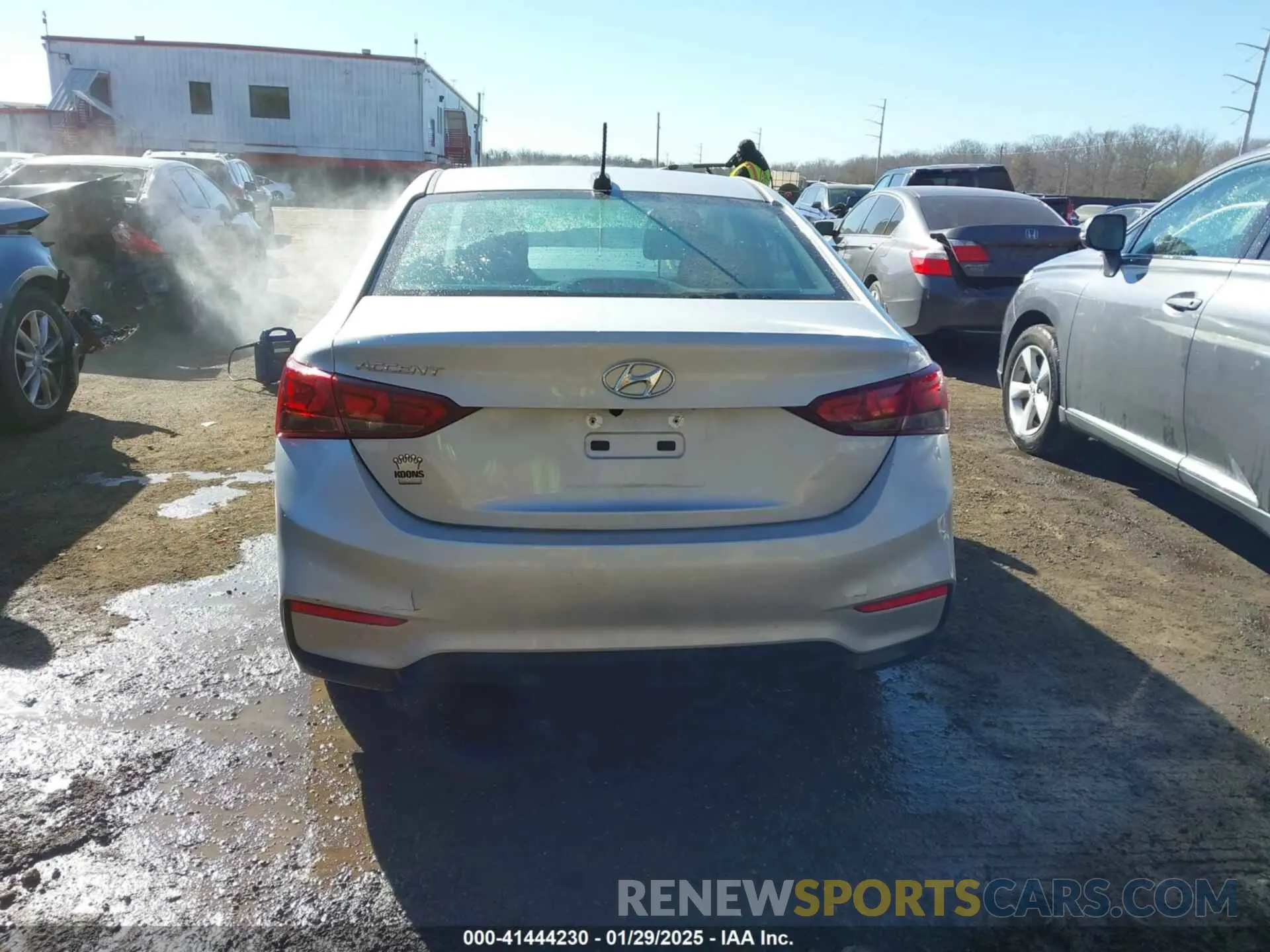 15 Photograph of a damaged car 3KPC24A64NE157918 HYUNDAI ACCENT 2022