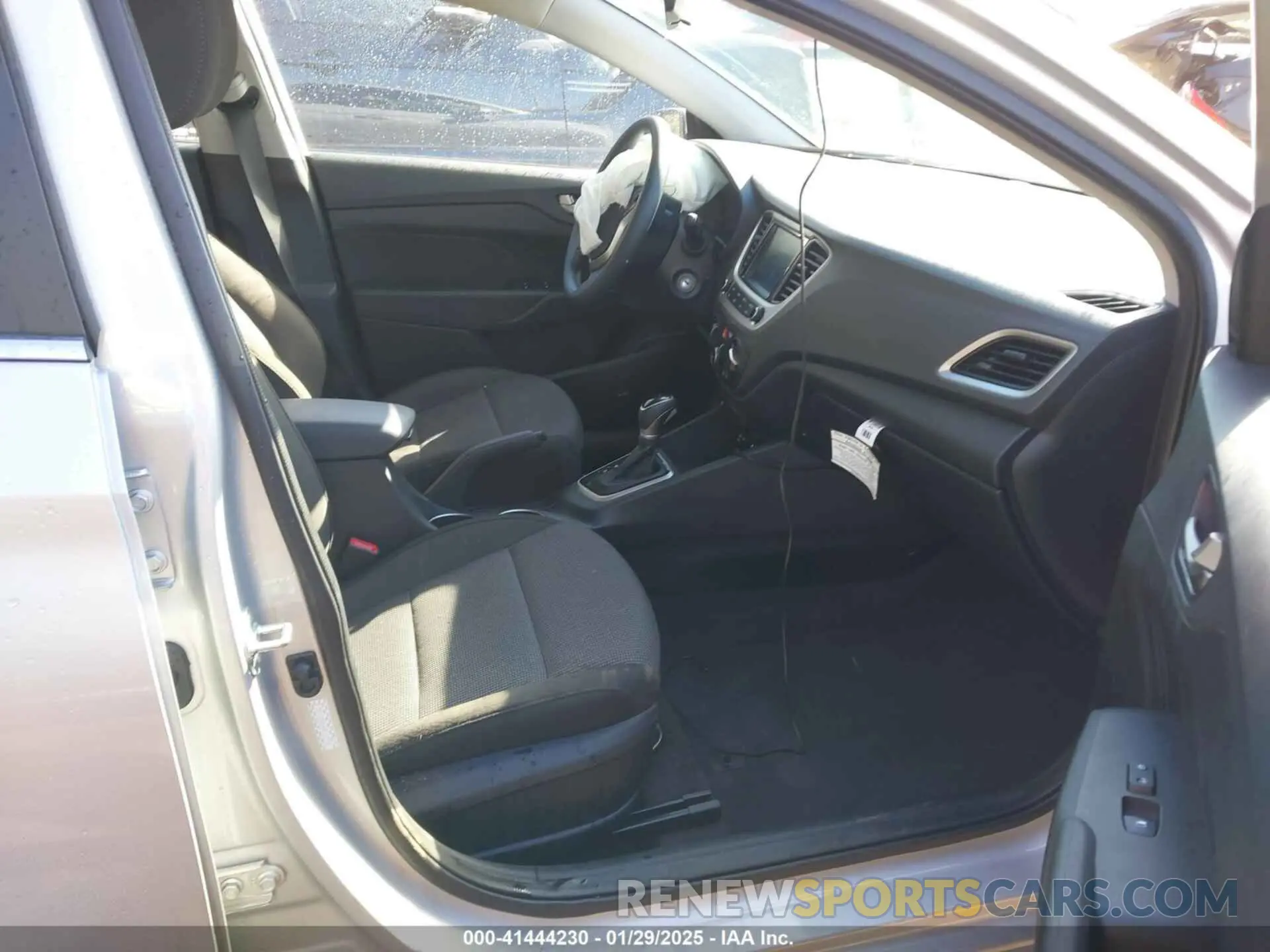 5 Photograph of a damaged car 3KPC24A64NE157918 HYUNDAI ACCENT 2022