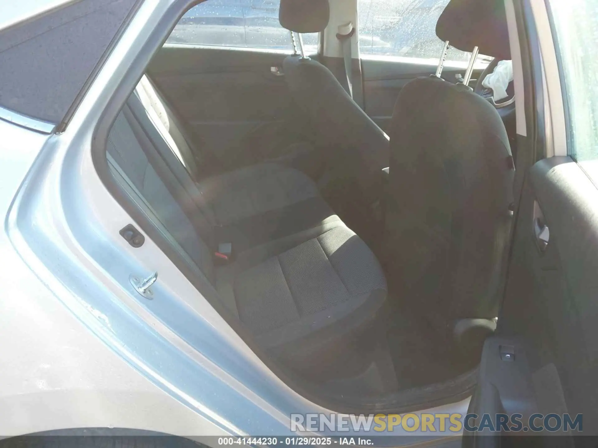 8 Photograph of a damaged car 3KPC24A64NE157918 HYUNDAI ACCENT 2022