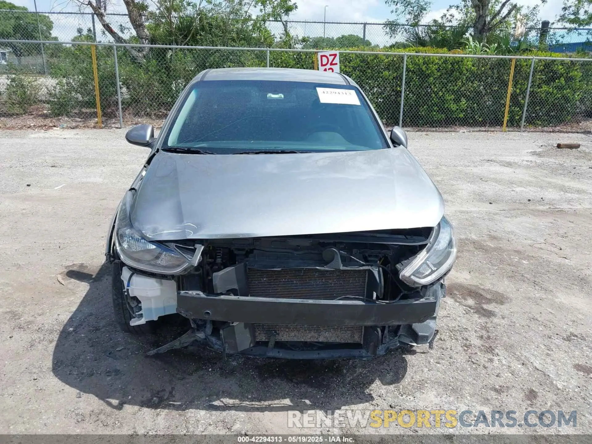 12 Photograph of a damaged car 3KPC24A64NE177618 HYUNDAI ACCENT 2022