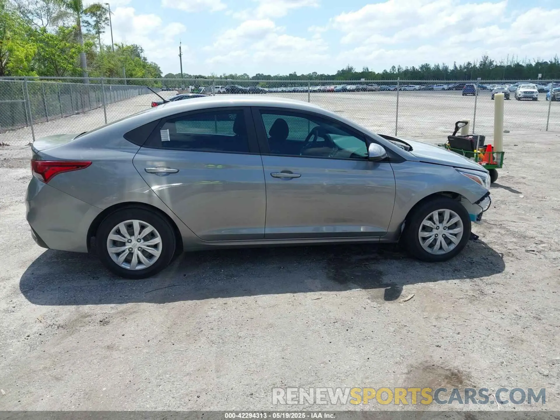 13 Photograph of a damaged car 3KPC24A64NE177618 HYUNDAI ACCENT 2022