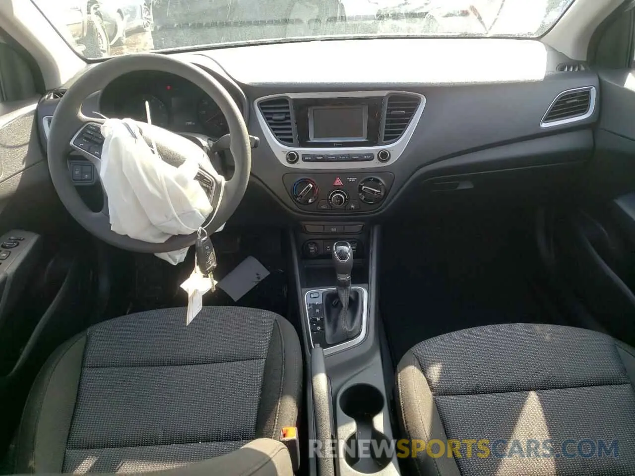 9 Photograph of a damaged car 3KPC24A66NE162747 HYUNDAI ACCENT 2022