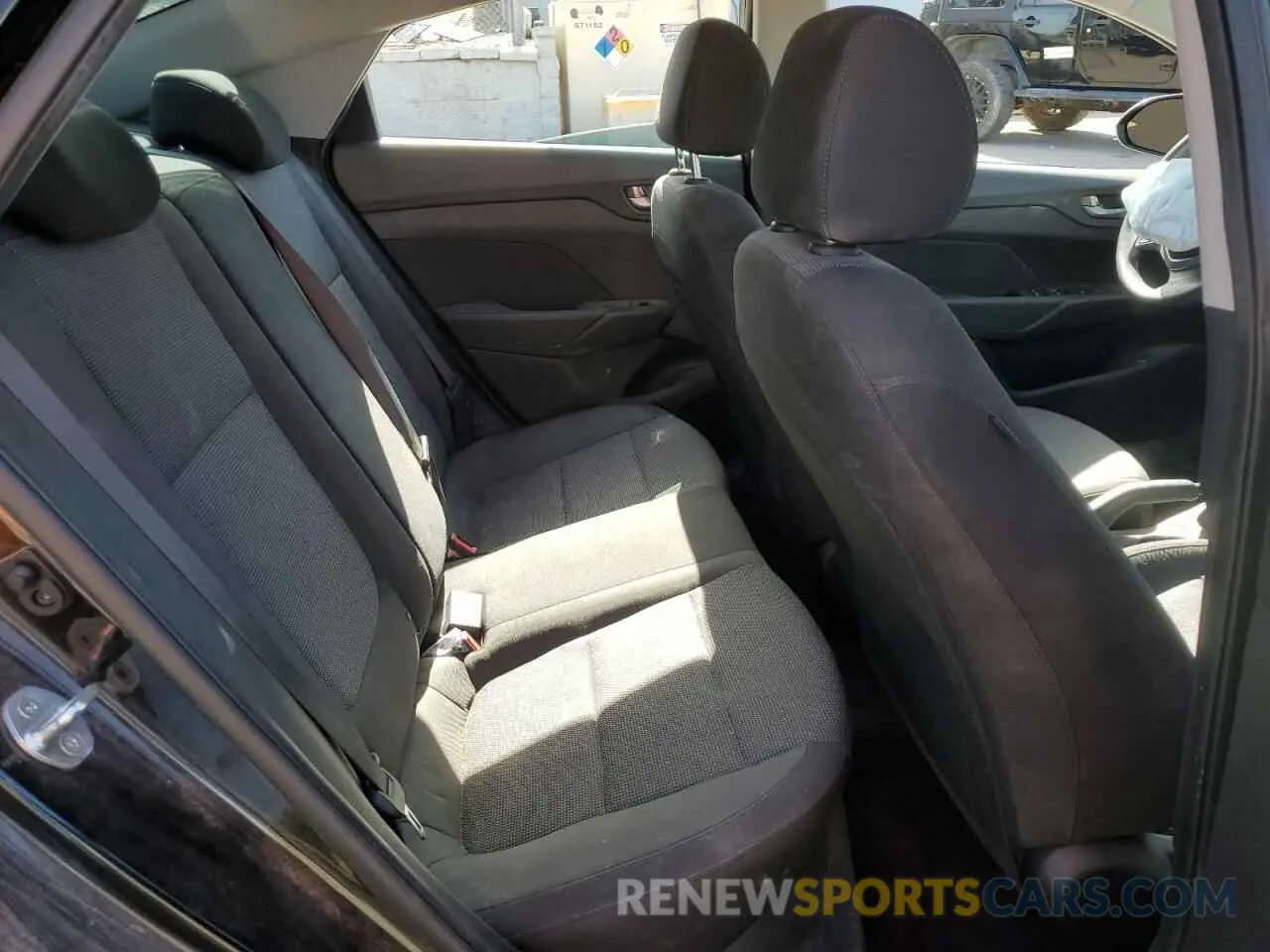 10 Photograph of a damaged car 3KPC24A67NE154785 HYUNDAI ACCENT 2022