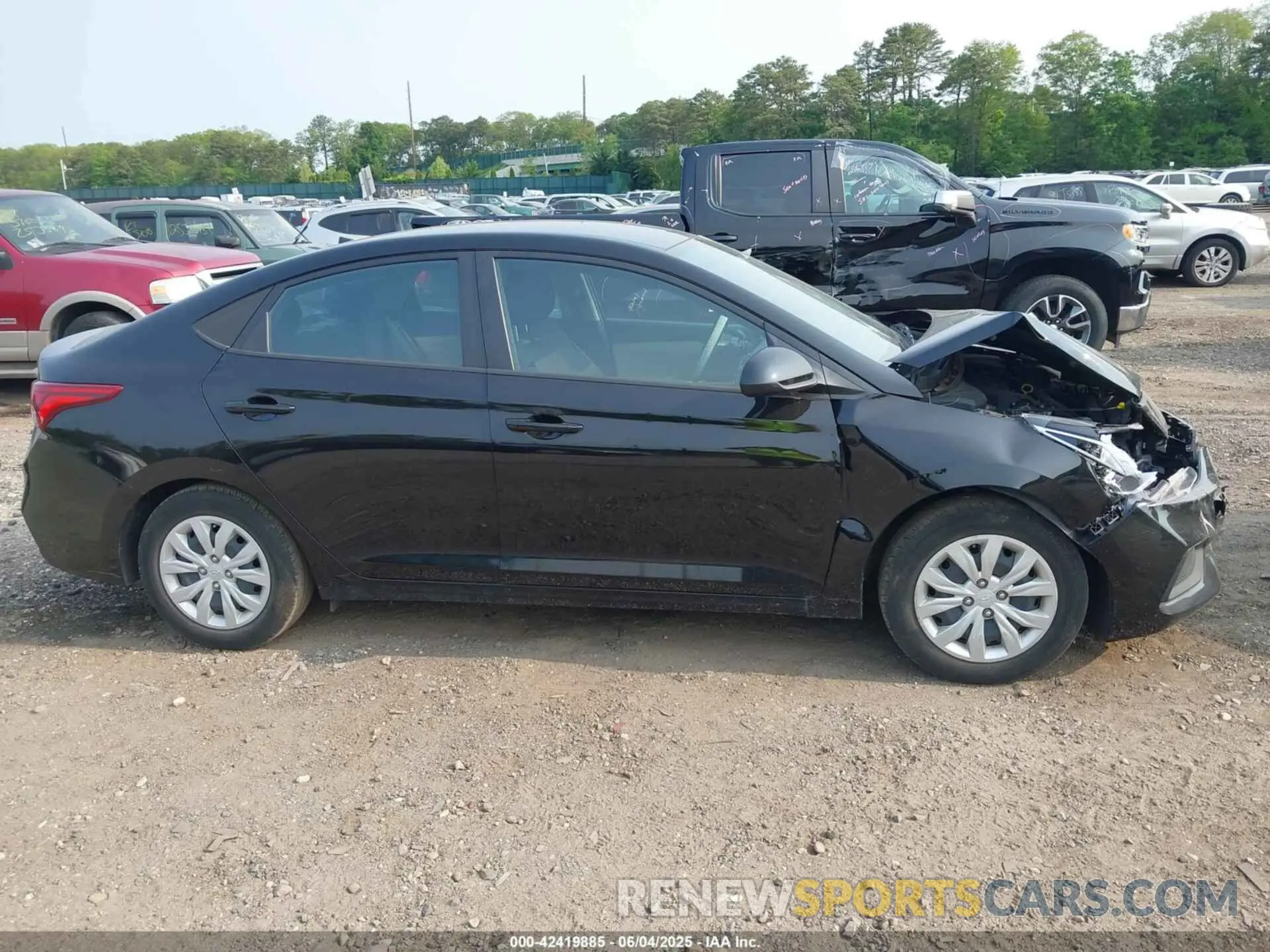 13 Photograph of a damaged car 3KPC24A67NE157914 HYUNDAI ACCENT 2022