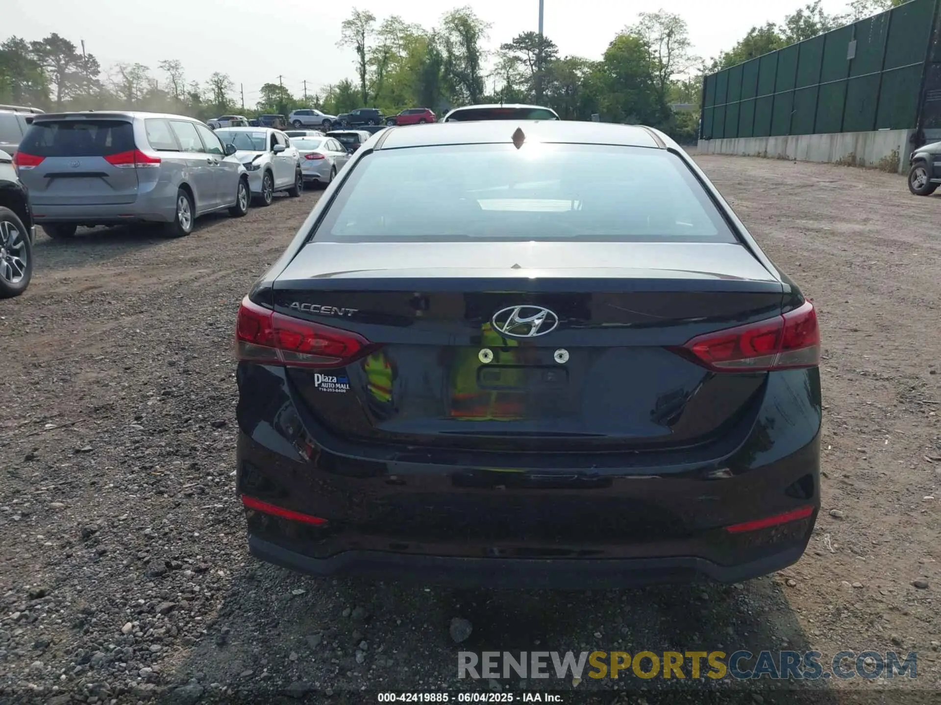 16 Photograph of a damaged car 3KPC24A67NE157914 HYUNDAI ACCENT 2022