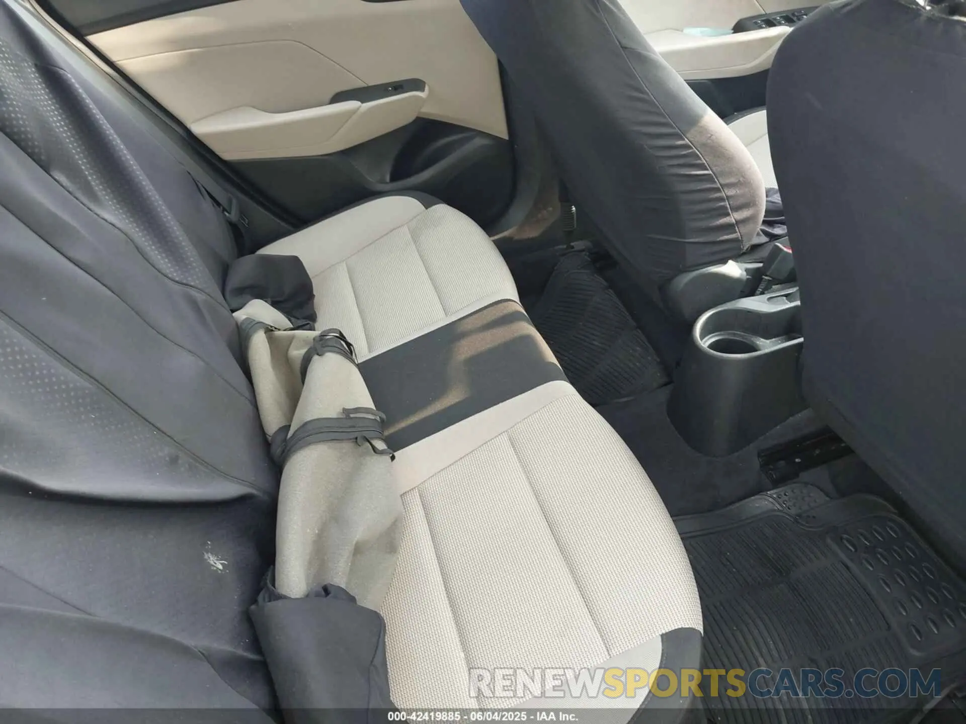 8 Photograph of a damaged car 3KPC24A67NE157914 HYUNDAI ACCENT 2022