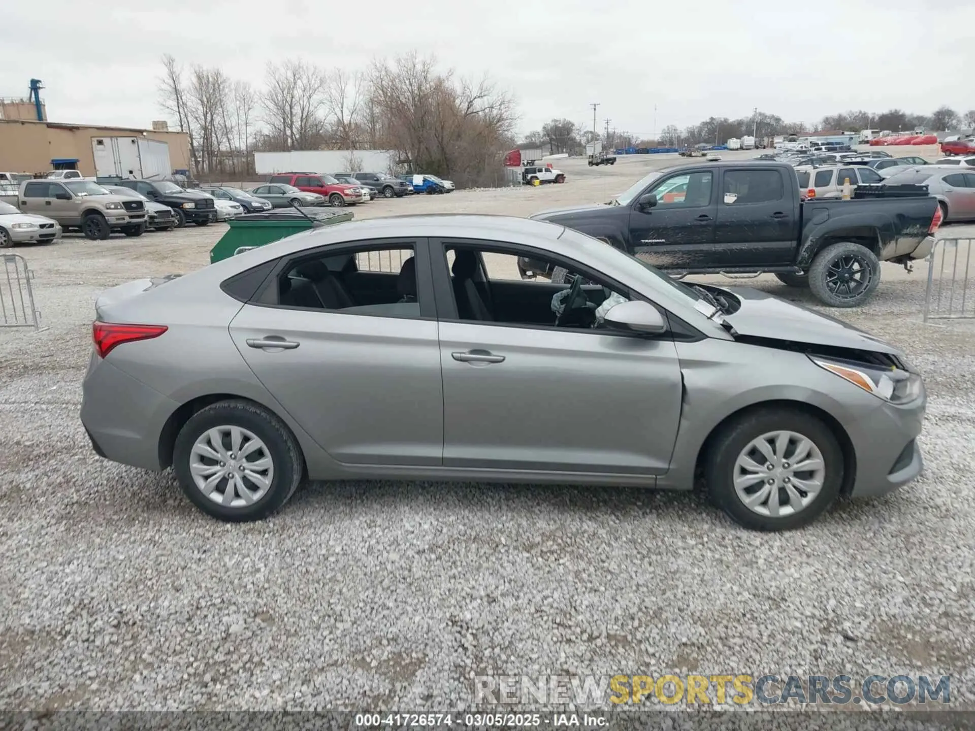12 Photograph of a damaged car 3KPC24A67NE165964 HYUNDAI ACCENT 2022