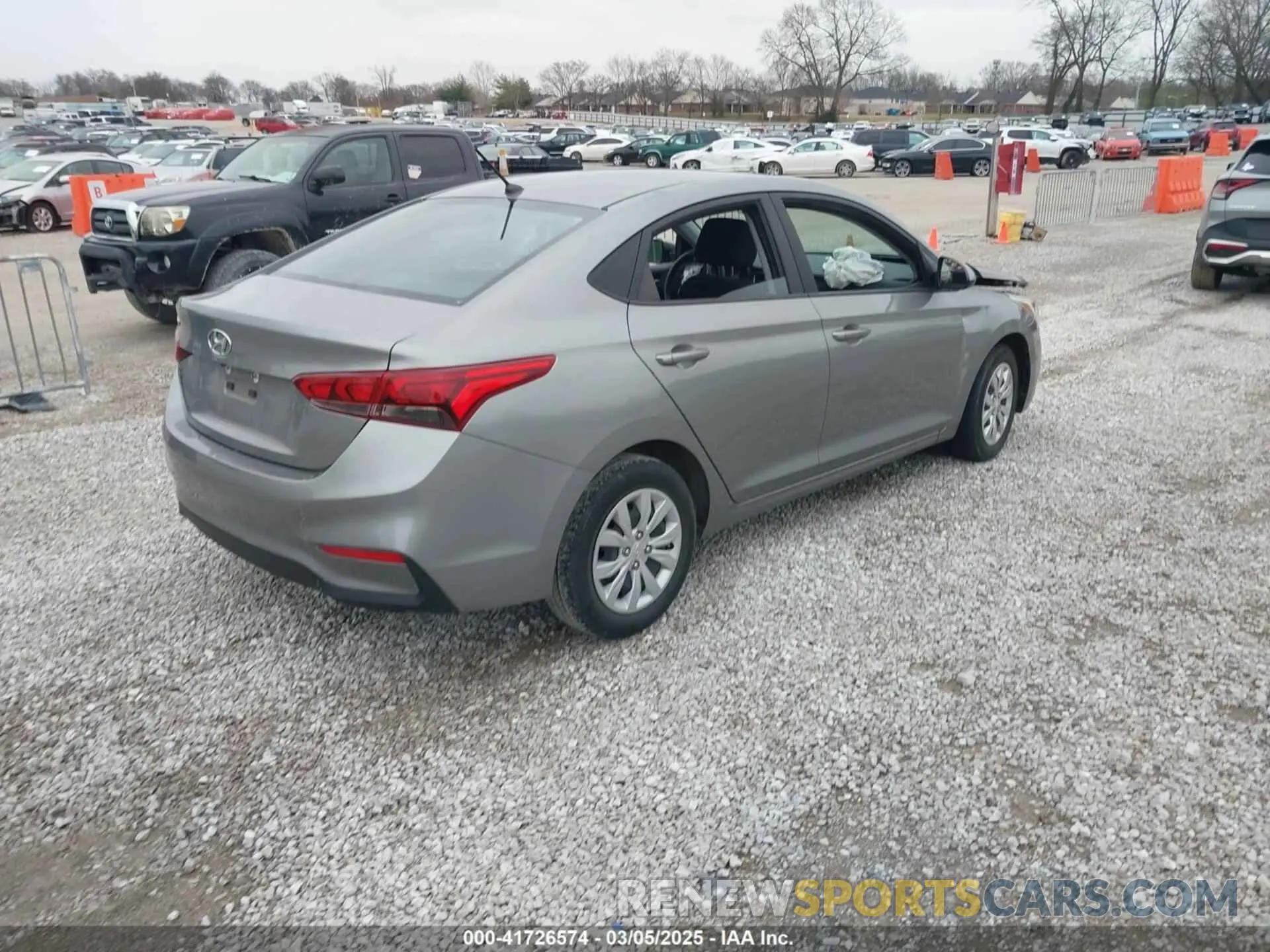 4 Photograph of a damaged car 3KPC24A67NE165964 HYUNDAI ACCENT 2022