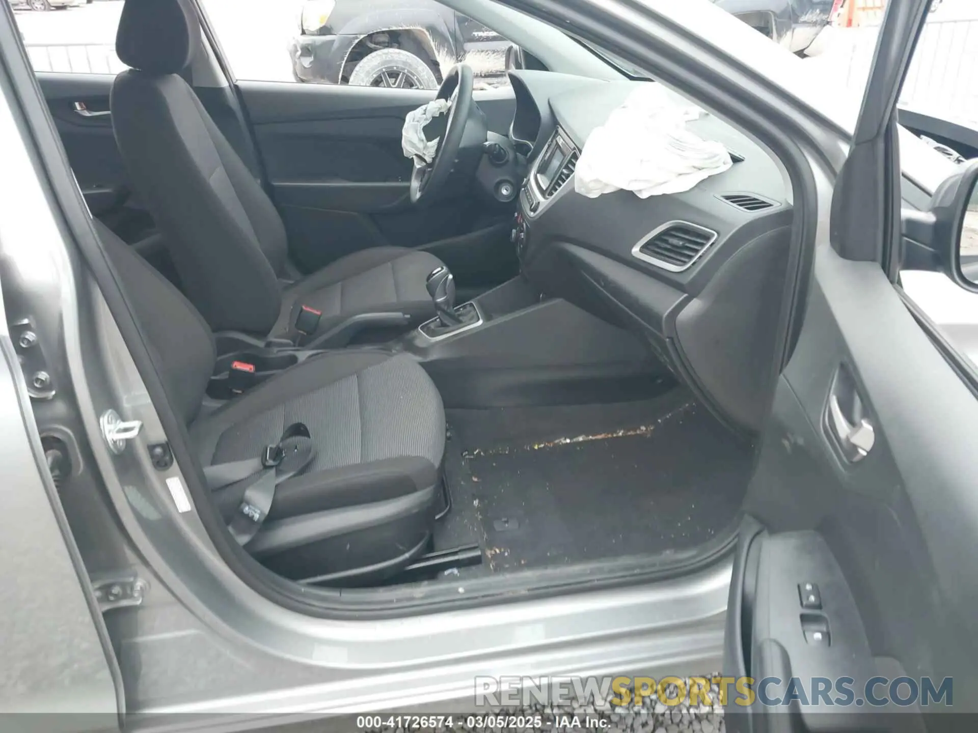 5 Photograph of a damaged car 3KPC24A67NE165964 HYUNDAI ACCENT 2022