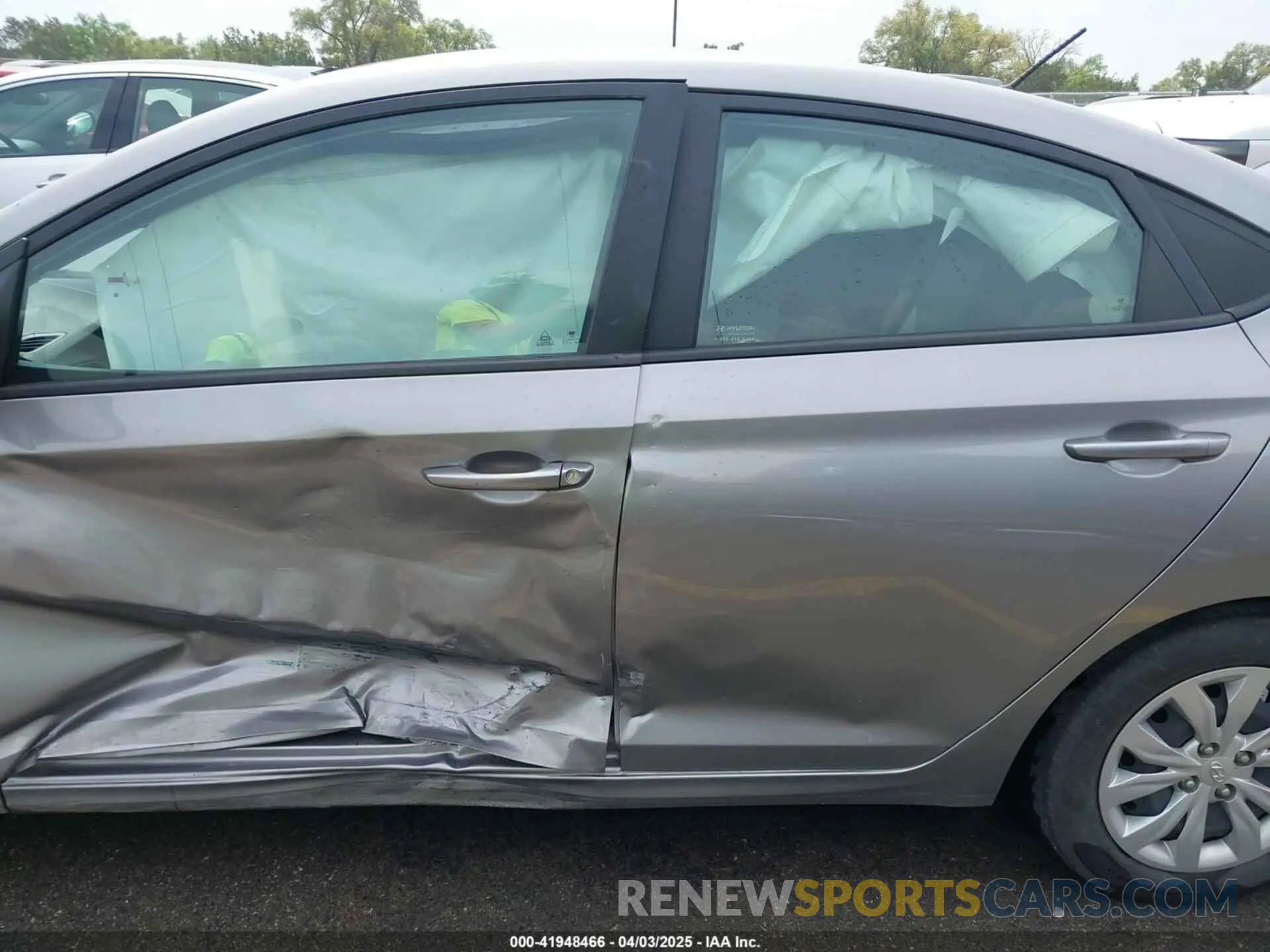 14 Photograph of a damaged car 3KPC24A67NE183607 HYUNDAI ACCENT 2022