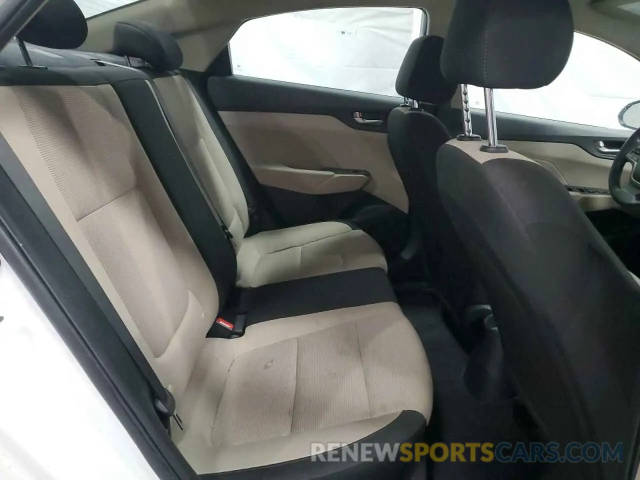 10 Photograph of a damaged car 3KPC24A68NE157548 HYUNDAI ACCENT 2022