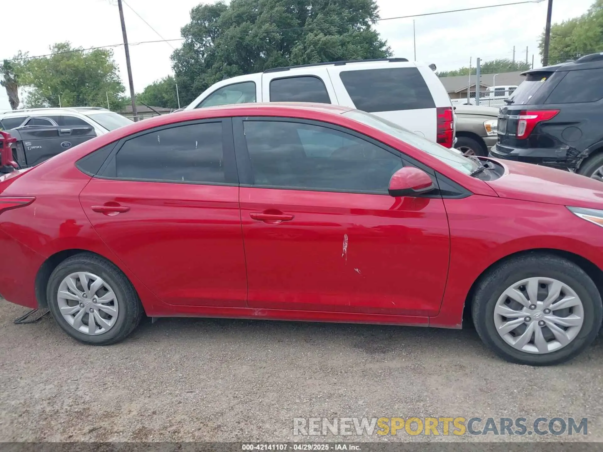 13 Photograph of a damaged car 3KPC24A69NE157588 HYUNDAI ACCENT 2022