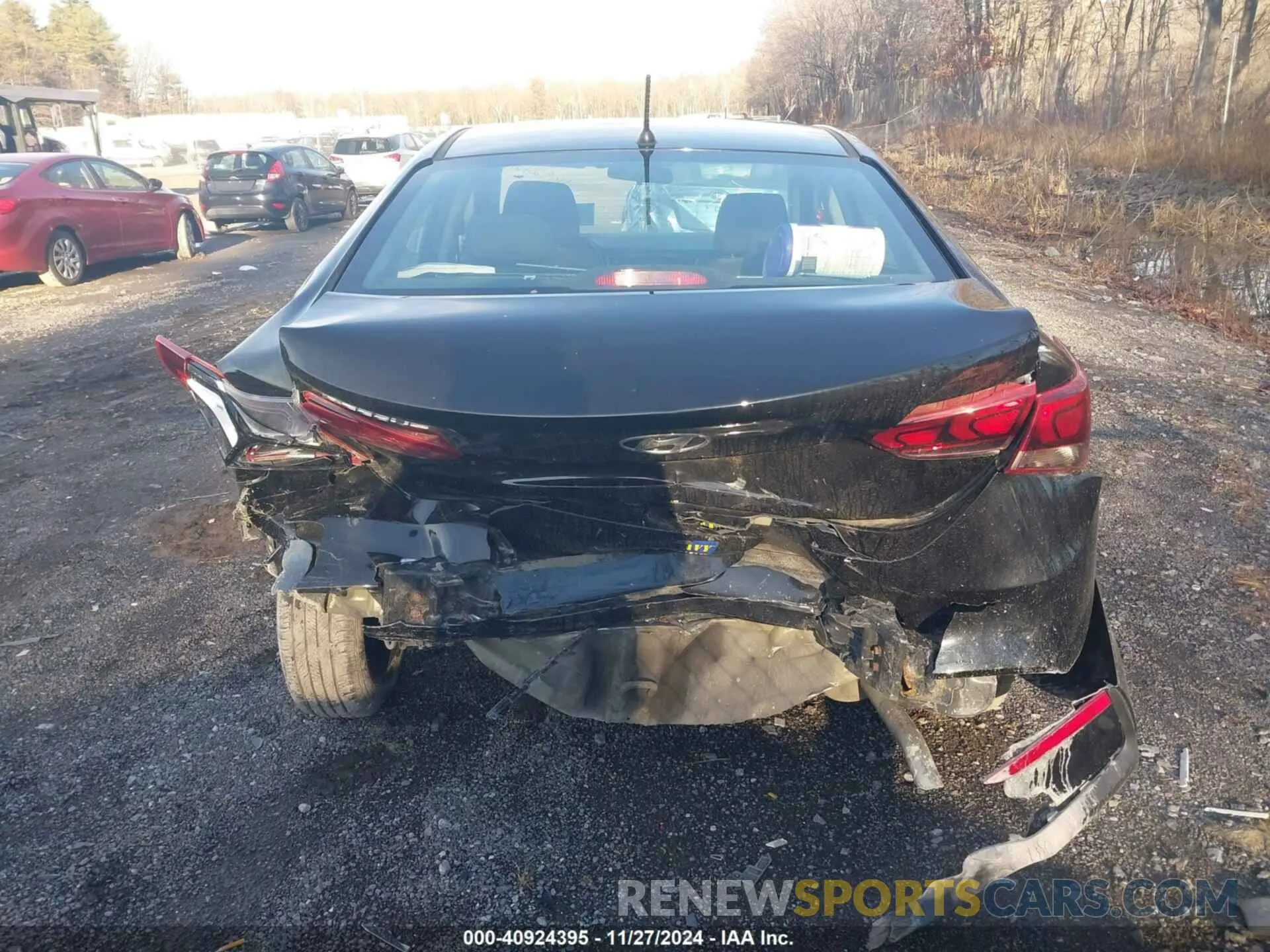 17 Photograph of a damaged car 3KPC24A69NE158806 HYUNDAI ACCENT 2022