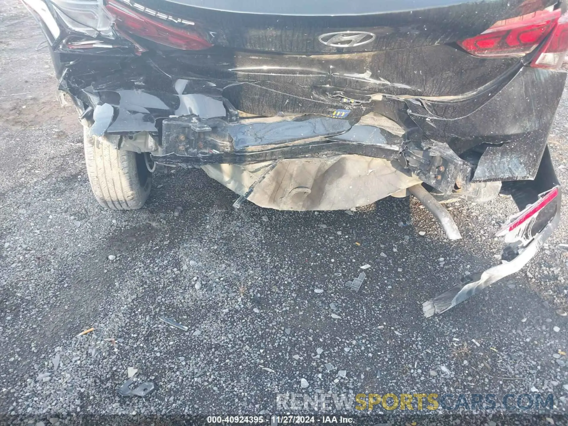 18 Photograph of a damaged car 3KPC24A69NE158806 HYUNDAI ACCENT 2022