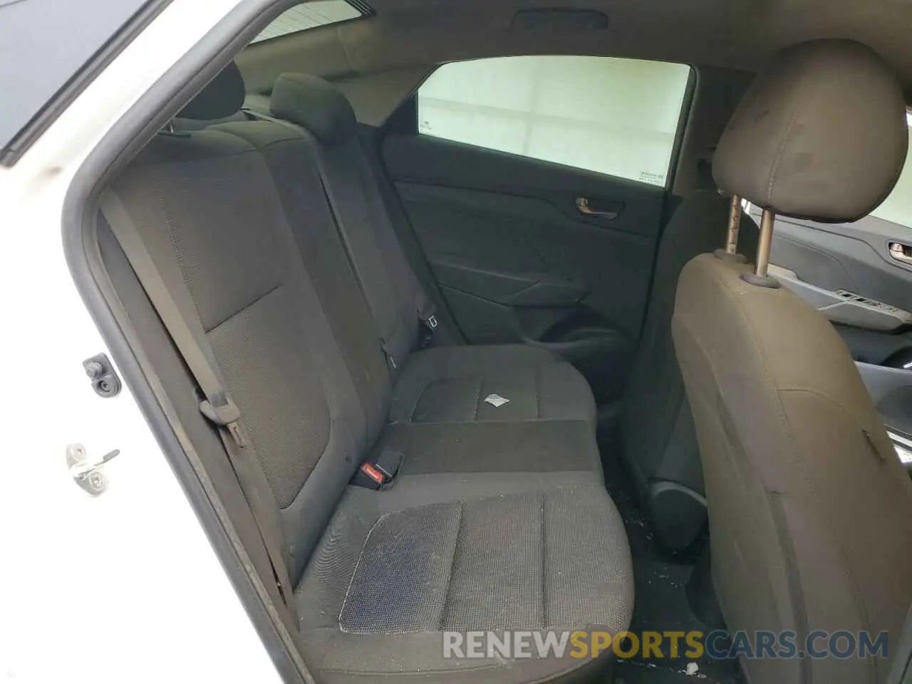 10 Photograph of a damaged car 3KPC24A6XNE155218 HYUNDAI ACCENT 2022