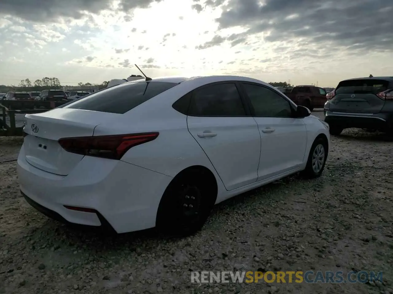 3 Photograph of a damaged car 3KPC24A6XNE155218 HYUNDAI ACCENT 2022