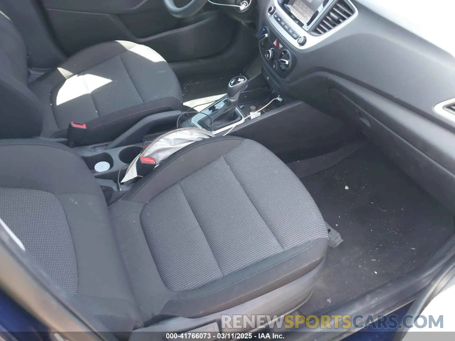 5 Photograph of a damaged car 3KPC24A6XNE171354 HYUNDAI ACCENT 2022