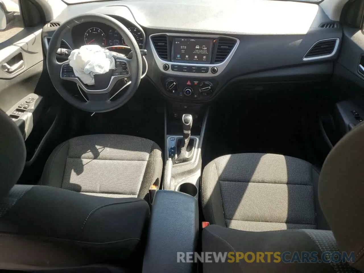 8 Photograph of a damaged car 3KPC24A6XNE173721 HYUNDAI ACCENT 2022