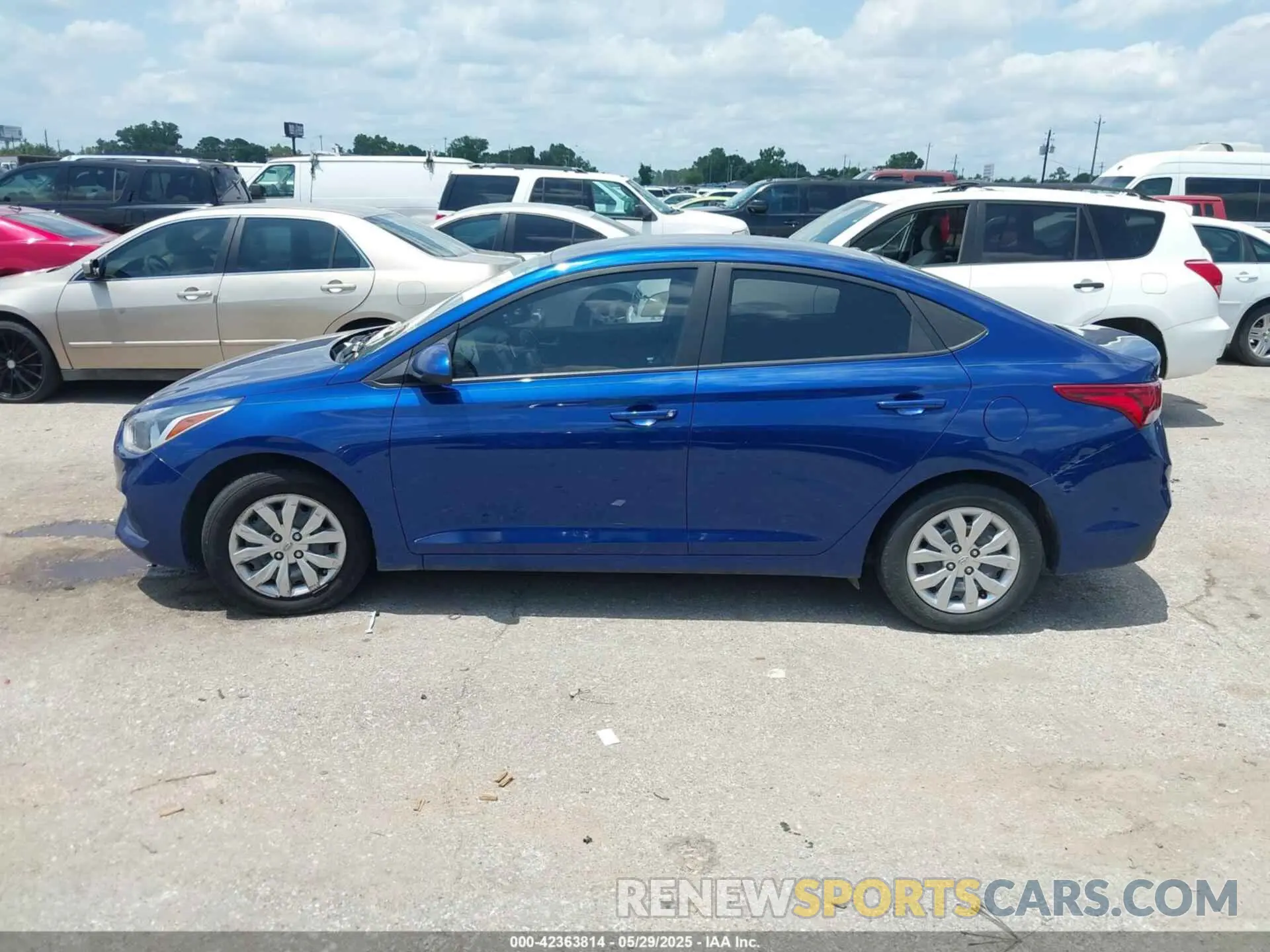 13 Photograph of a damaged car 3KPC24A6XNE185433 HYUNDAI ACCENT 2022