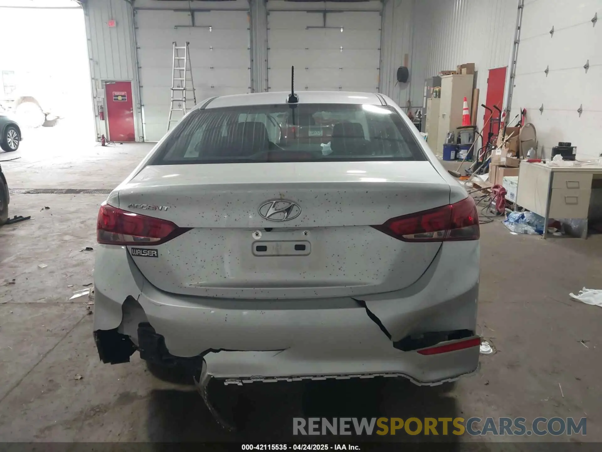 17 Photograph of a damaged car 3KPC34A60NE172896 HYUNDAI ACCENT 2022