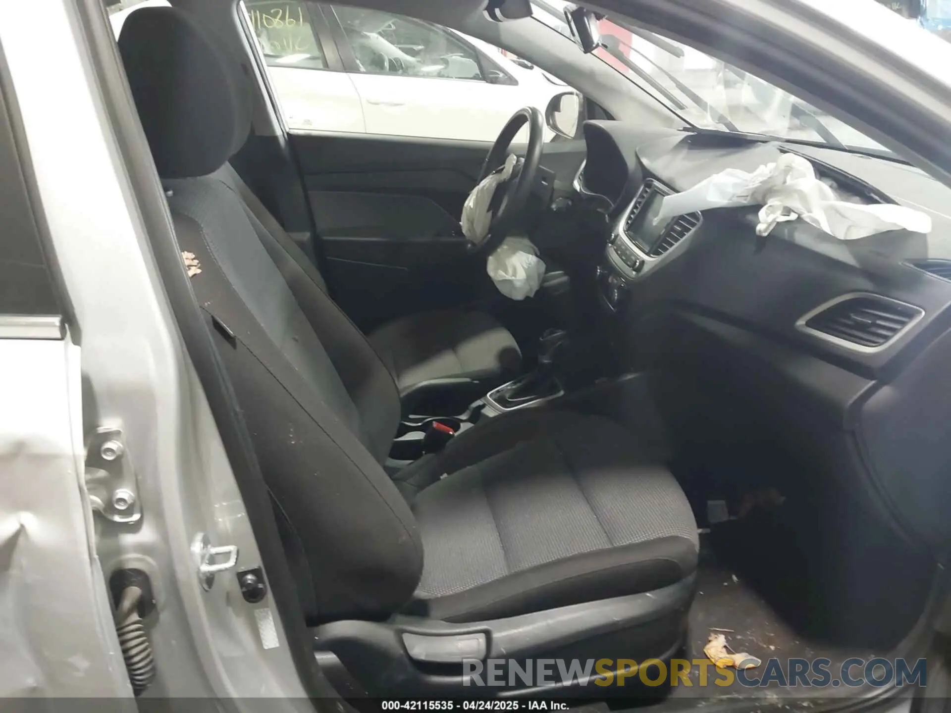 5 Photograph of a damaged car 3KPC34A60NE172896 HYUNDAI ACCENT 2022