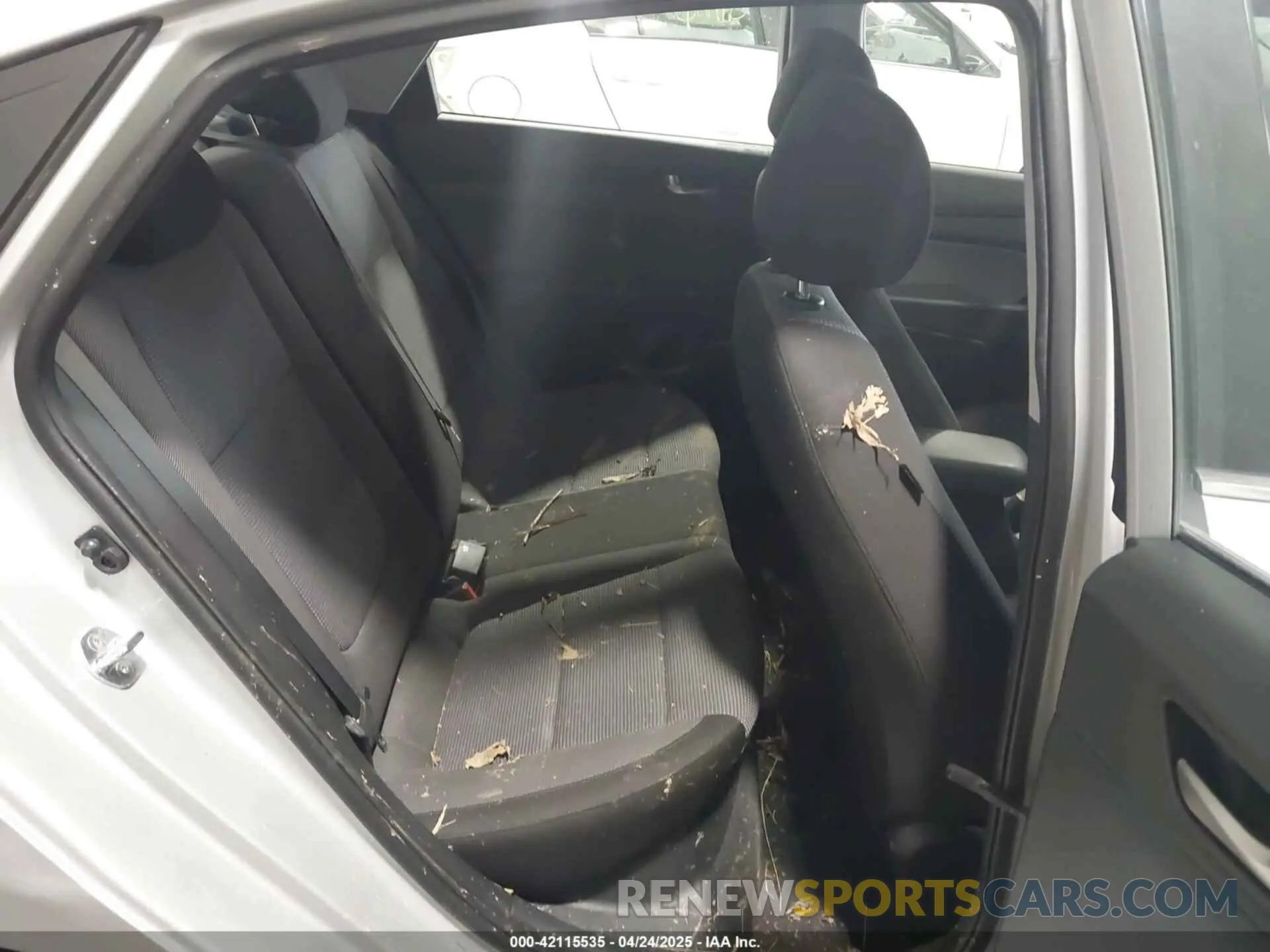 8 Photograph of a damaged car 3KPC34A60NE172896 HYUNDAI ACCENT 2022