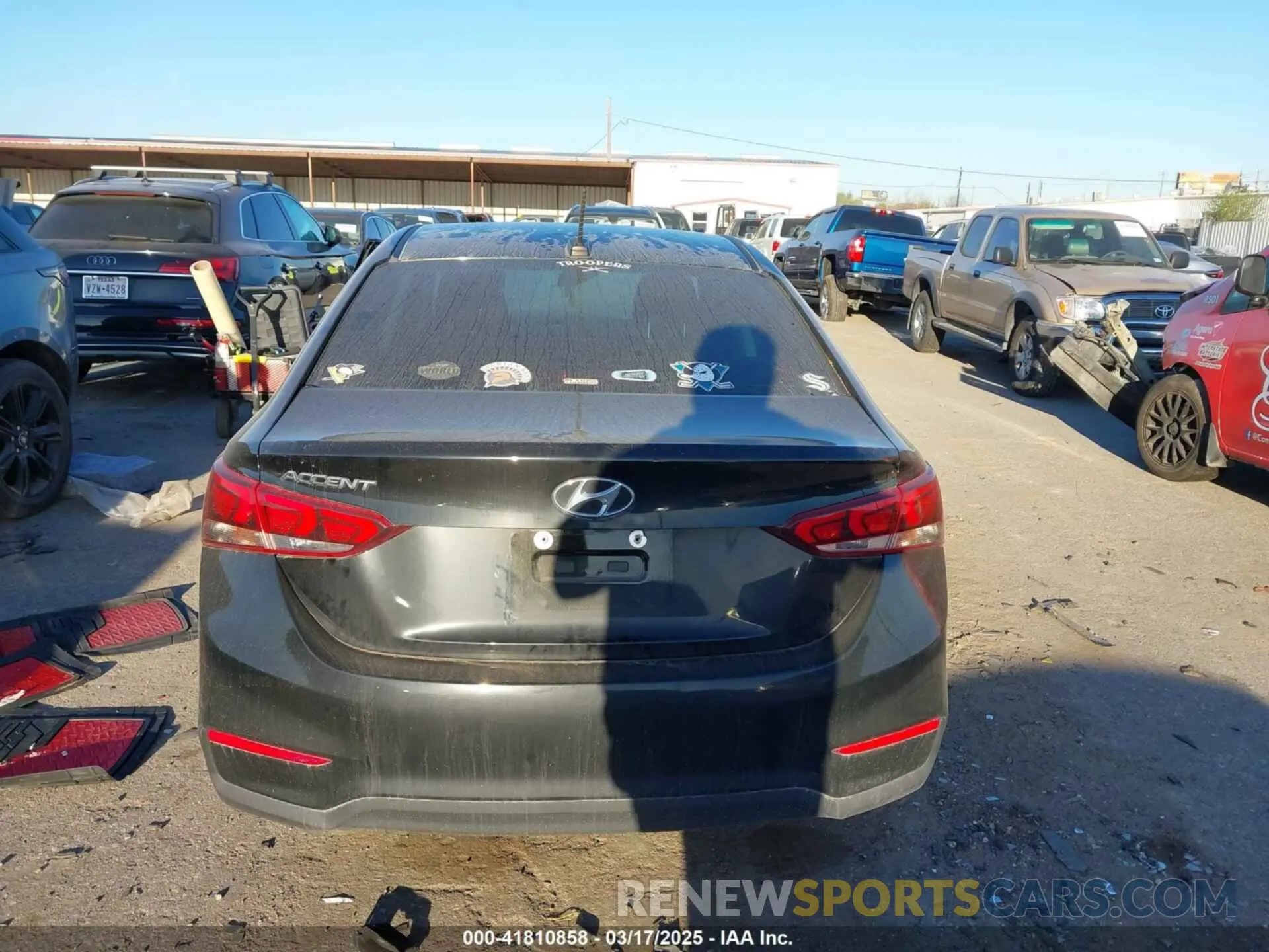 16 Photograph of a damaged car 3KPC34A67NE157277 HYUNDAI ACCENT 2022