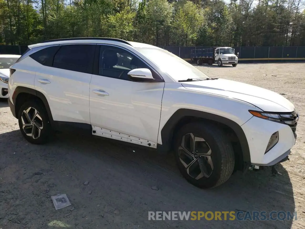 4 Photograph of a damaged car 5NMJFCAEXNH161283 HYUNDAI ACCENT 2022