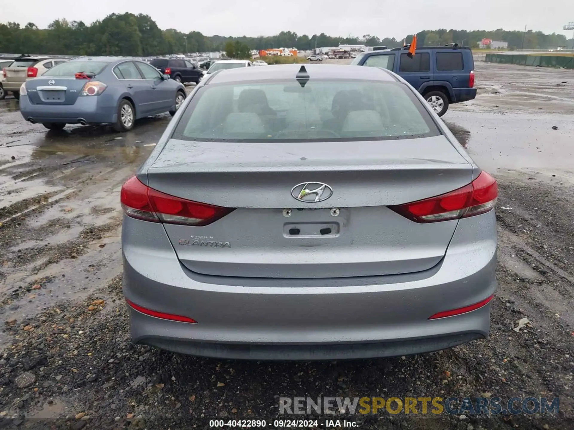 17 Photograph of a damaged car 5NPD84LF8HH008248 HYUNDAI ELANTRA 2017
