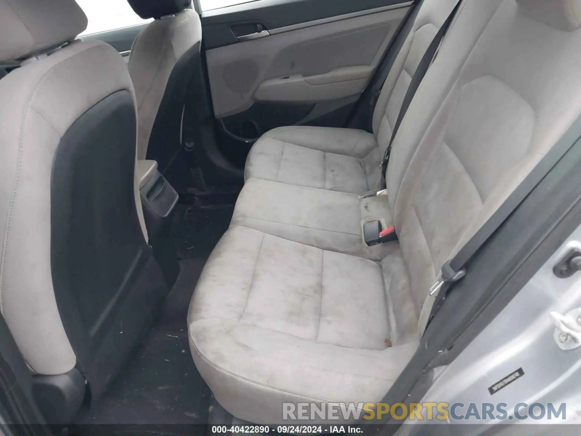 8 Photograph of a damaged car 5NPD84LF8HH008248 HYUNDAI ELANTRA 2017