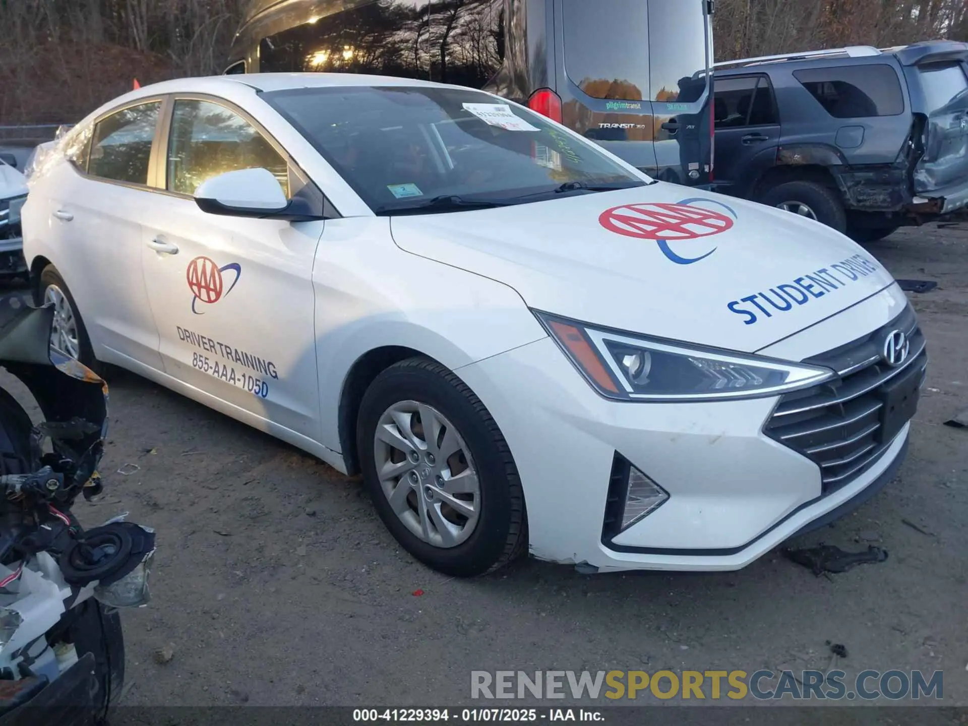 1 Photograph of a damaged car 5NPD74LF0KH406242 HYUNDAI ELANTRA 2019