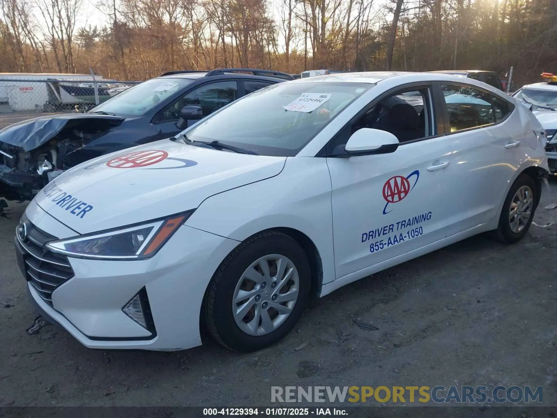 14 Photograph of a damaged car 5NPD74LF0KH406242 HYUNDAI ELANTRA 2019