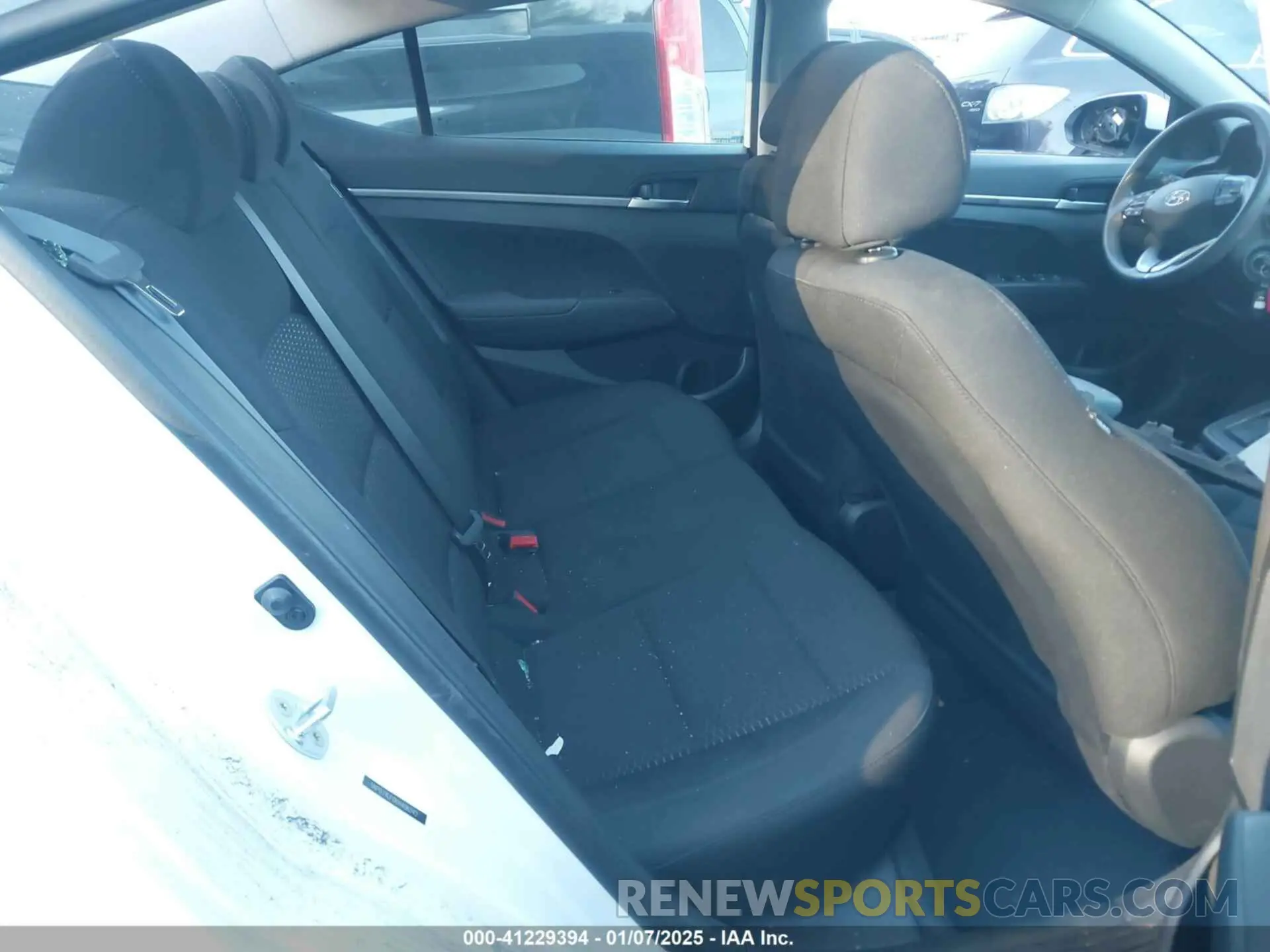 8 Photograph of a damaged car 5NPD74LF0KH406242 HYUNDAI ELANTRA 2019