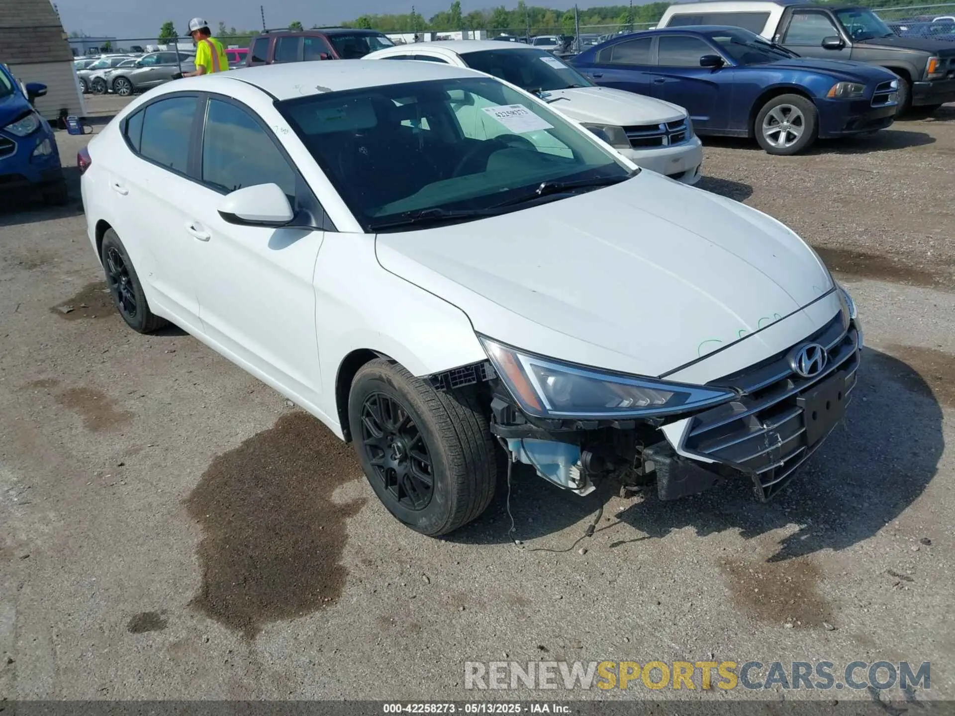 1 Photograph of a damaged car 5NPD74LF0KH411781 HYUNDAI ELANTRA 2019