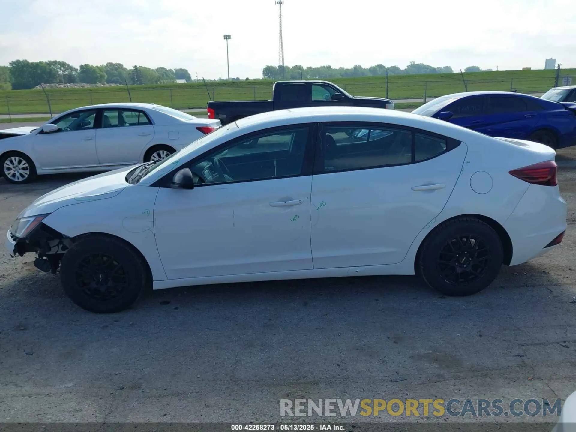 14 Photograph of a damaged car 5NPD74LF0KH411781 HYUNDAI ELANTRA 2019