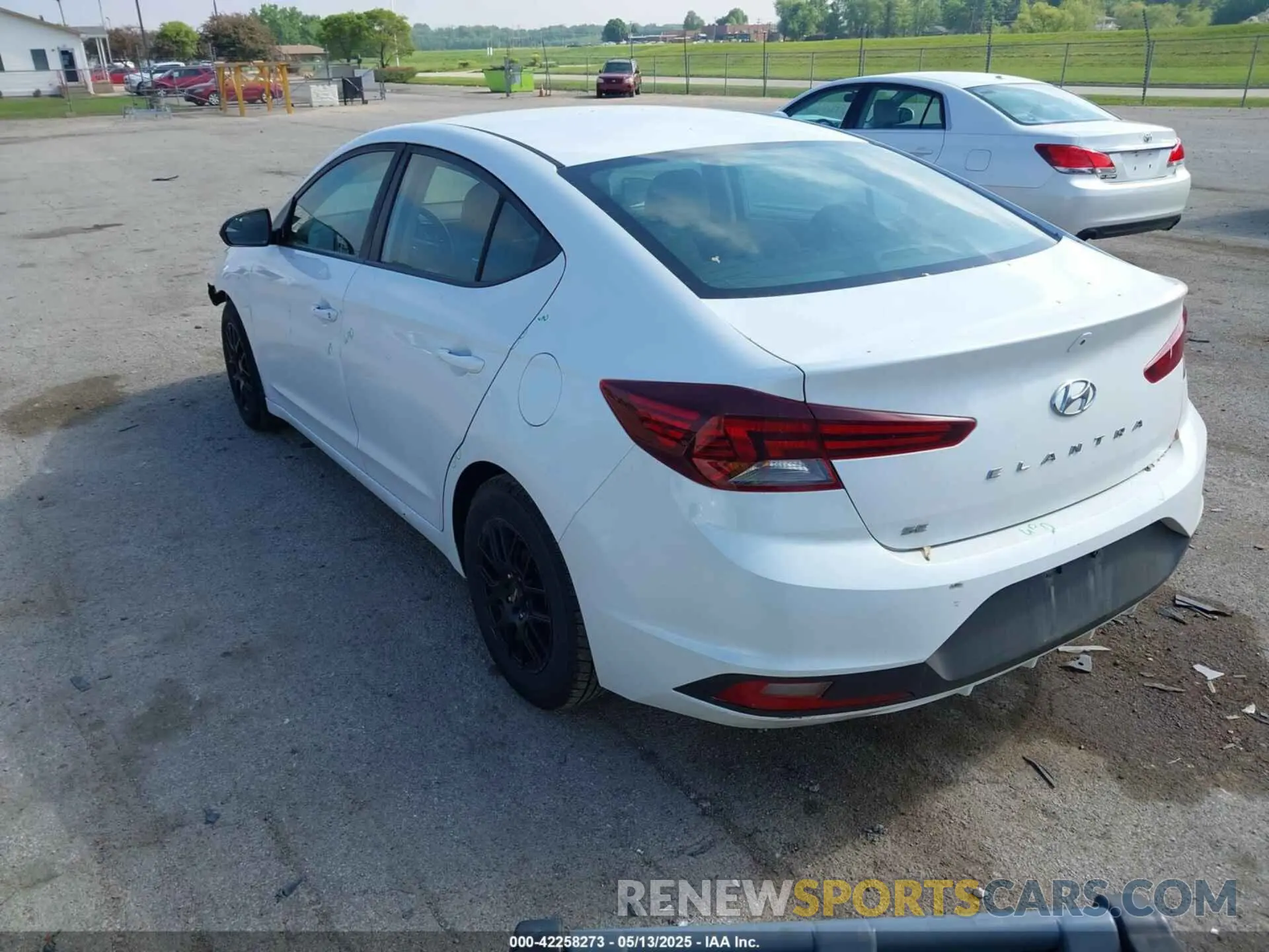 3 Photograph of a damaged car 5NPD74LF0KH411781 HYUNDAI ELANTRA 2019